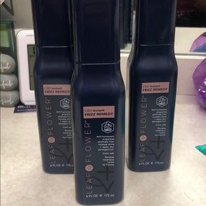 Leaf and Flower  instant frizz remedy